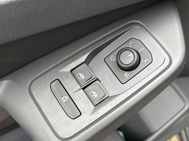 Volkswagen / Caddy Maxi / / / / Caddy Maxi AHK+LANE ASSIST+NAVI+KAM+ACC+SHZ