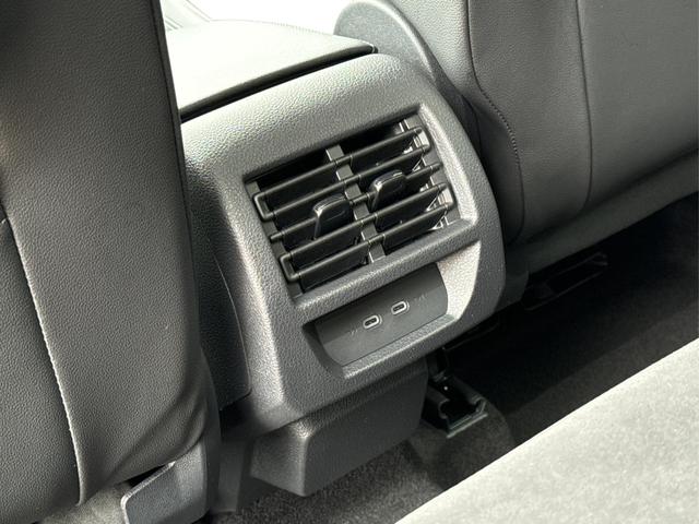 Volkswagen / Caddy Maxi / / / / Caddy Maxi AHK+LANE ASSIST+NAVI+KAM+ACC+SHZ