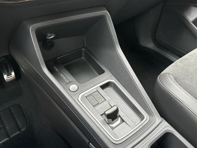 Volkswagen / Caddy Maxi / / / / Caddy Maxi AHK+LANE ASSIST+NAVI+KAM+ACC+SHZ