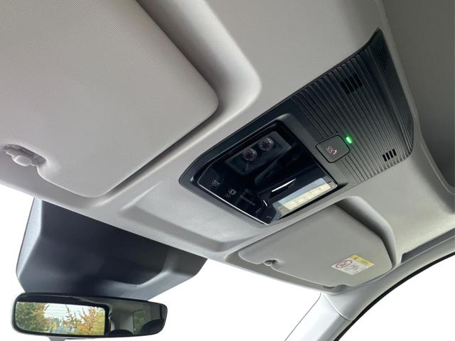 Volkswagen / Caddy Maxi / / / / Caddy Maxi AHK+LANE ASSIST+NAVI+KAM+ACC+SHZ