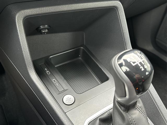 Volkswagen / Caddy Maxi / Blau / / / Caddy Maxi 4x4 KAM+SHZ+KÜCHE+ACC+GJR