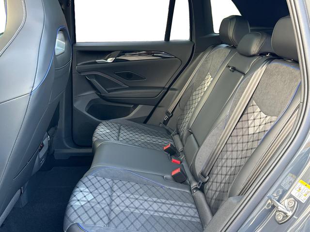 Volkswagen / Tiguan / Grau / / / PANO+HD MATRIX+AHK+NAVI+BLACK STYLE+20 LM+ACC