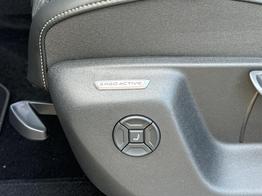 Volkswagen Tiguan R-Line People PLUG-IN+PANO+AHK+HD MATRIX+NAVI+BLACK STYLE+20" LM+ACC 