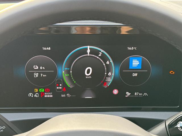 Volkswagen / Tiguan / Grau / / / PANO+HD MATRIX+AHK+NAVI+BLACK STYLE+20 LM+ACC