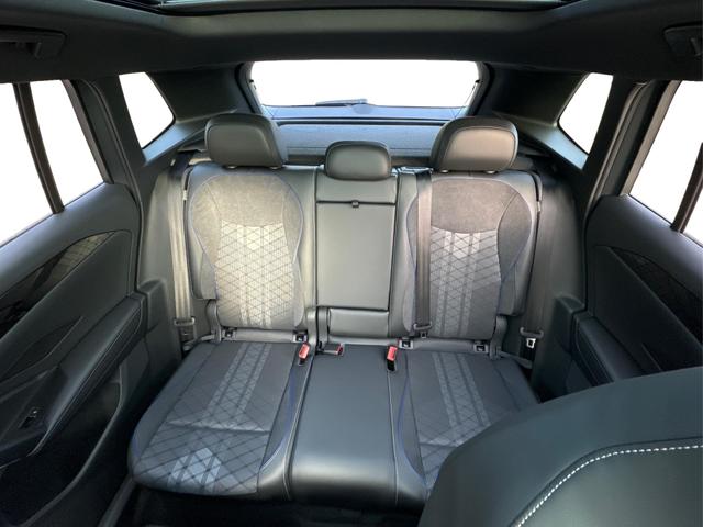 Volkswagen / Tiguan / Grau / / / PANO+HD MATRIX+AHK+NAVI+BLACK STYLE+20 LM+ACC