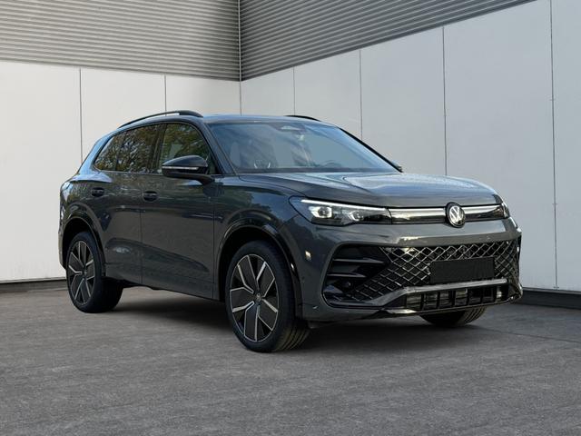 Volkswagen / Tiguan / Grau / / / PANO+HD MATRIX+AHK+NAVI+BLACK STYLE+20 LM+ACC
