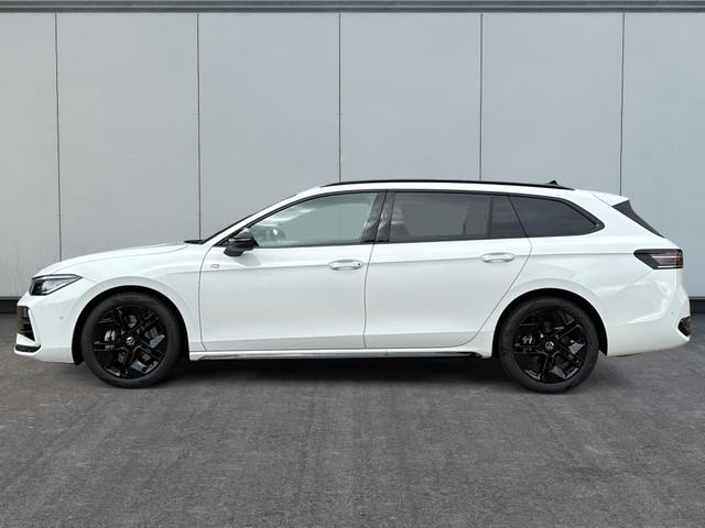 Passat Variant - R-Line 4WD+AHK+BLACK-STYLE+MATRIX+ACC+NAVI+HUD