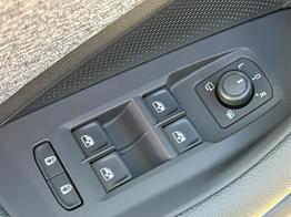 Skoda Superb Combi Selection AHK+NAVI+KAM+EL.HECKKL.+KESSY 