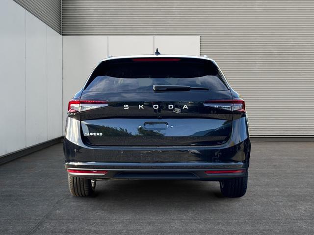 Skoda / Superb Combi / / / / AHK+NAVI+KAM+EL.HECKKL.+KESSY