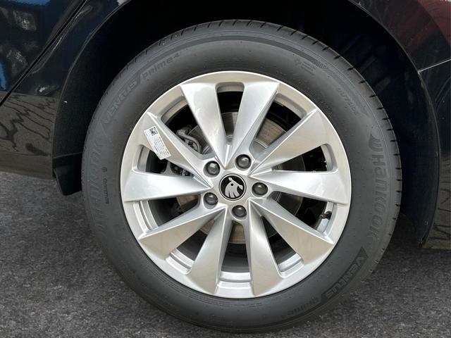 Skoda / Superb Combi / / / / AHK+NAVI+KAM+EL.HECKKL.+KESSY