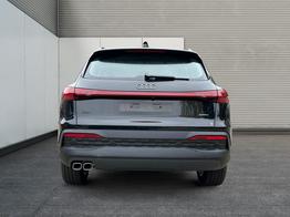 Audi Q5 Basis quattro+AHK+ACC+RFK+19"ALU+NAVI 