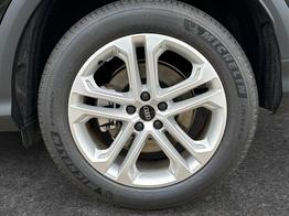 Audi Q5 Basis quattro+AHK+ACC+RFK+19"ALU+NAVI 