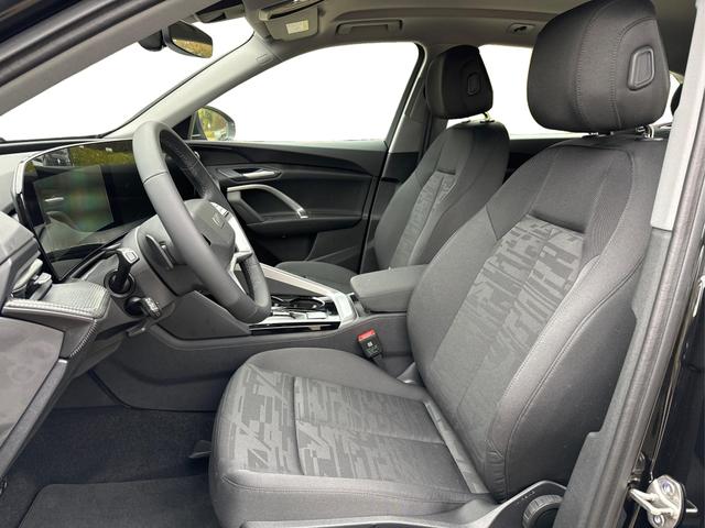 Audi / Q5 / Schwarz / / / QUATTRO+ NAVI+ LED+ SHZ+ PDC