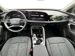 Audi Q5 Basis quattro+AHK+ACC+RFK+19"ALU+NAVI 