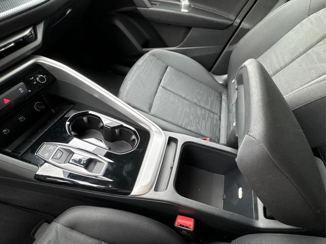Audi / Q5 / Schwarz / / / QUATTRO+ NAVI+ LED+ SHZ+ PDC