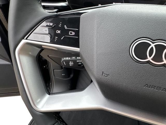 Audi / Q5 / Schwarz / / / QUATTRO+ NAVI+ LED+ SHZ+ PDC