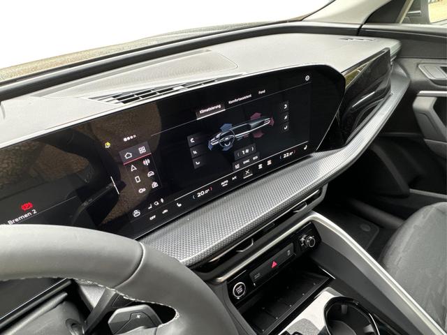 Audi / Q5 / Schwarz / / / QUATTRO+ NAVI+ LED+ SHZ+ PDC