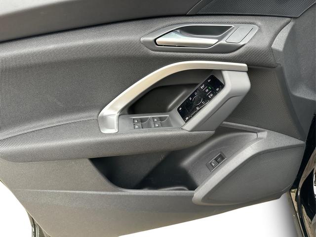 Audi / Q5 / Schwarz / / / QUATTRO+ NAVI+ LED+ SHZ+ PDC