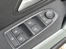 Dacia Duster Extreme 4x4+KAMERA+PDC+KLIMA+SHZ+BLIS 