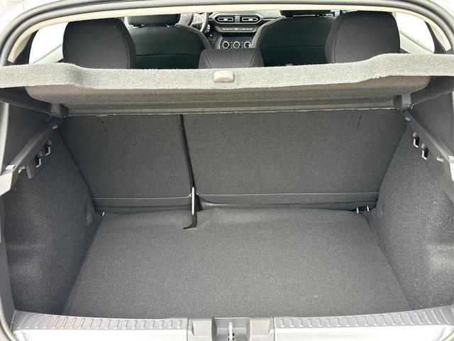 Dacia / Sandero / / / / KAMERA+SHZ+PDC+DAB+KLIMA