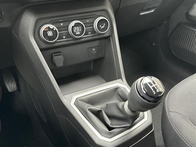 Dacia / Sandero / / / / KAMERA+SHZ+PDC+DAB+KLIMA