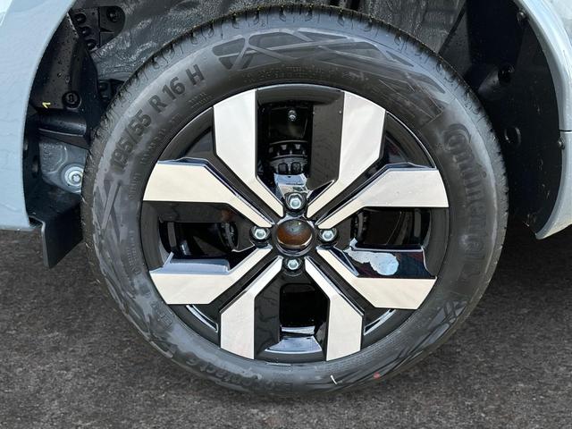 Dacia / Sandero / / / / KAMERA+SHZ+PDC+DAB+KLIMA