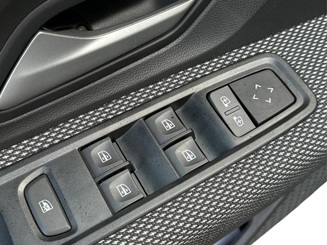 Dacia / Sandero / / / / KAMERA+SHZ+PDC+DAB+KLIMA