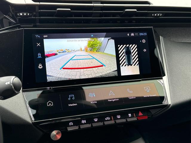 Peugeot / 308 / Schwarz / / / SHZ+KAMERA+NAVI+KEYLESS+ACC+17 LM