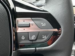 Peugeot 308 Allure SHZ+KAMERA+NAVI+KEYLESS+ACC+17 LM 