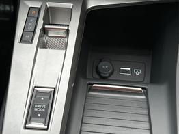 Peugeot 308 Allure SHZ+KAMERA+NAVI+KEYLESS+ACC+17 LM 