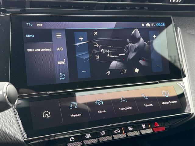 Peugeot / 308 / Schwarz / / / SHZ+KAMERA+NAVI+KEYLESS+ACC+17 LM