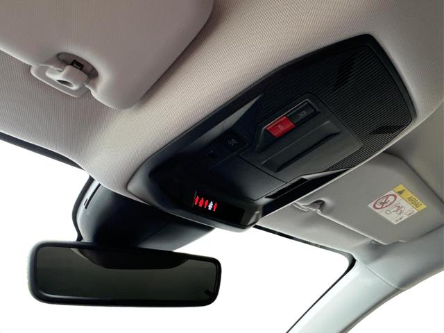 Peugeot / 308 / Grau / / / SHZ+KAMERA+NAVI+KEYLESS+ACC+17 LM
