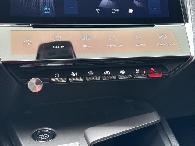 Peugeot / 308 / Grau / / / SHZ+KAMERA+NAVI+KEYLESS+ACC+17 LM
