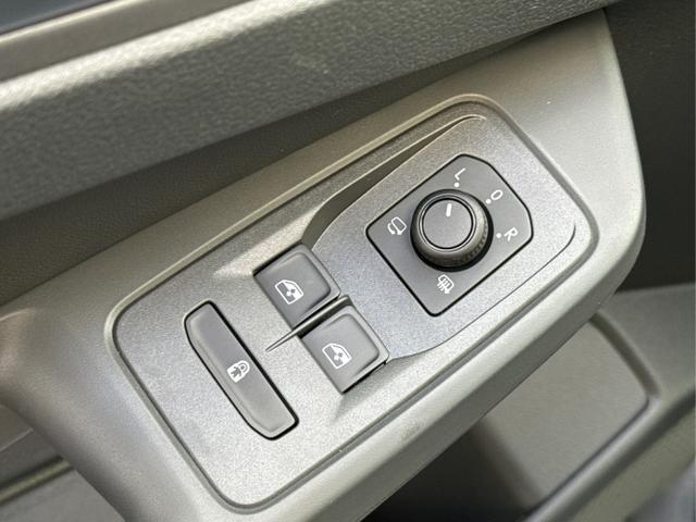 Volkswagen / Caddy / / / / LANE ASSIST+NAVI+KAM+SHZ+KLIMA+AHK+ACC