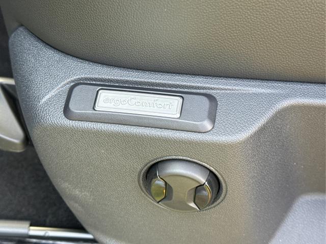 Volkswagen / Caddy / / / / LANE ASSIST+NAVI+KAM+SHZ+KLIMA+AHK+ACC