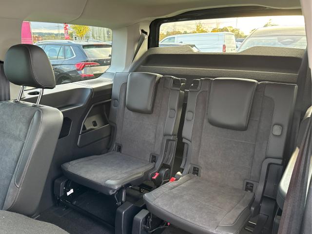 Volkswagen / Caddy Maxi / Blau / / / Caddy Maxi 4x4+AHK+LANE ASSIST+NAVI+KAM+ACC+SHZ