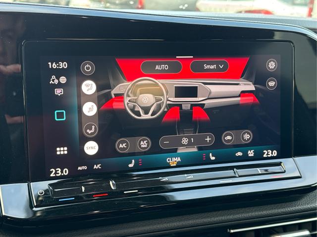 Volkswagen / Caddy Maxi / Blau / / / Caddy Maxi 4x4+AHK+LANE ASSIST+NAVI+KAM+ACC+SHZ