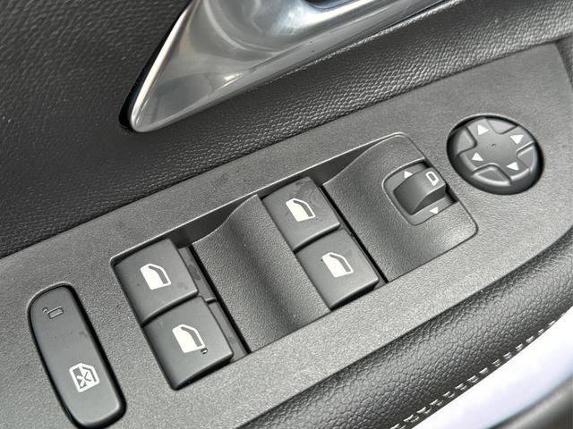 Opel / Mokka / / / / 