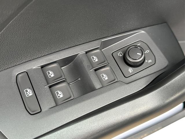 Volkswagen / T-Cross / Grau / / / KLIMA+LED+PDC+DIGITAL COCKPIT