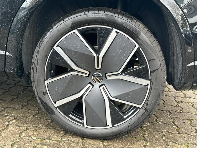 Volkswagen / Tiguan / Schwarz / / / PANO+HD MATRIX+AHK+NAVI+BLACK STYLE+20 LM+ACC