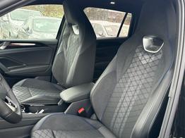 Volkswagen Tiguan R-Line People PLUG-IN+PANO+AHK+HD MATRIX+NAVI+BLACK STYLE+20" LM+ACC 