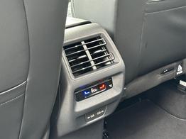 Volkswagen Tiguan R-Line People PLUG-IN+PANO+AHK+HD MATRIX+NAVI+BLACK STYLE+20" LM+ACC 