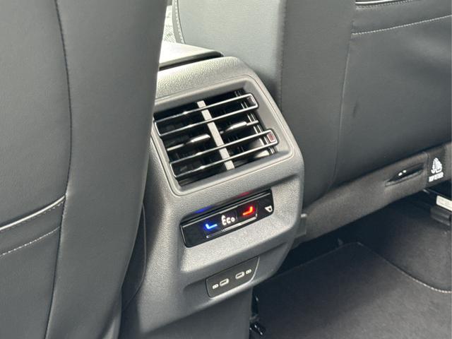 Volkswagen / Tiguan / Schwarz / / / PANO+HD MATRIX+AHK+NAVI+BLACK STYLE+20 LM+ACC