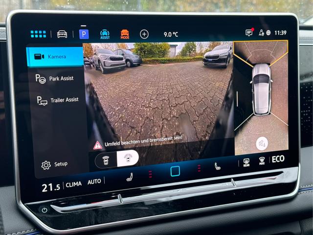 Volkswagen / Tiguan / Schwarz / / / PANO+HD MATRIX+AHK+NAVI+BLACK STYLE+20 LM+ACC