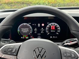 Volkswagen Tiguan R-Line People PLUG-IN+PANO+AHK+HD MATRIX+NAVI+BLACK STYLE+20" LM+ACC 