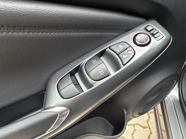 Nissan / Juke / / / / NAVI+KAMERA+SHZ+VOLL-LED+PDC