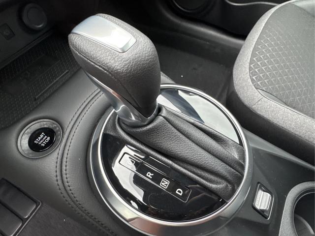 Nissan / Juke / / / / NAVI+KAMERA+SHZ+VOLL-LED+PDC