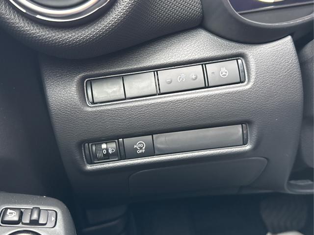 Nissan / Juke / / / / NAVI+KAMERA+SHZ+VOLL-LED+PDC