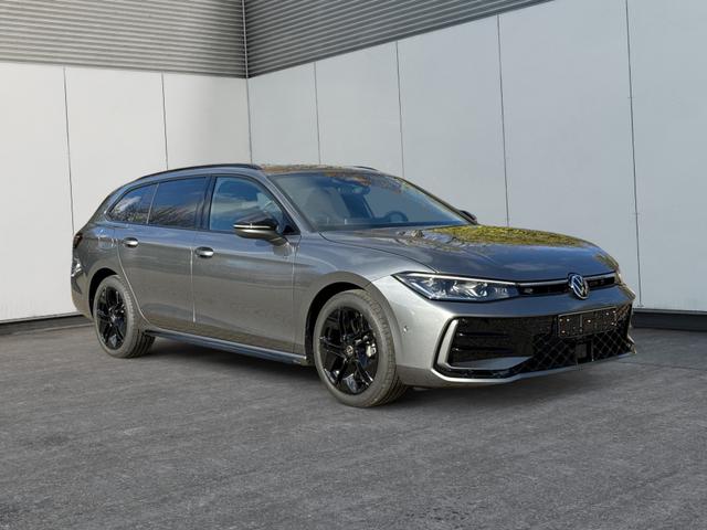 Volkswagen / Passat Variant / Grau / / / 4WD+DSG+AHK+NAVI+HEAD-UP+MATRIX+ACC+BLACK, Beispielbilder, ggf. teilweise mit Sonderausstattung