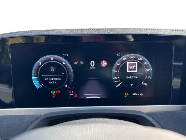 Volkswagen / Passat Variant / Grau / / / 4WD+DSG+AHK+NAVI+HEAD-UP+MATRIX+ACC+BLACK, Beispielbilder, ggf. teilweise mit Sonderausstattung